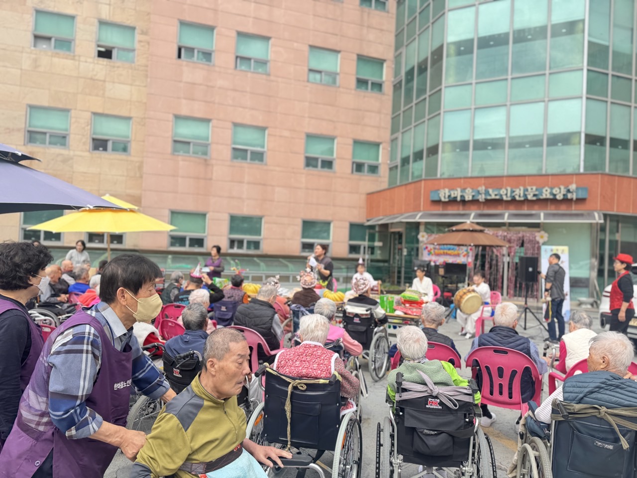 26년 3월 31일 어르신 생신잔치와 자원봉사 공연